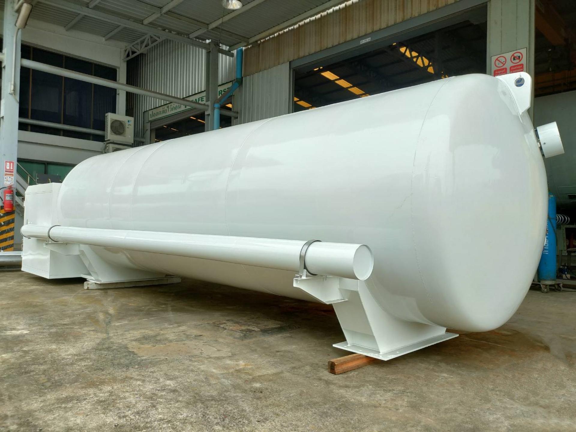 Small rigid tank with pump for Airgas delivery